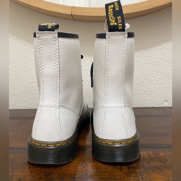 Dr Martens unisex Zavala Size 5M/ 6W -White Smooth Leather Combat Boots - Picture 7 of 10